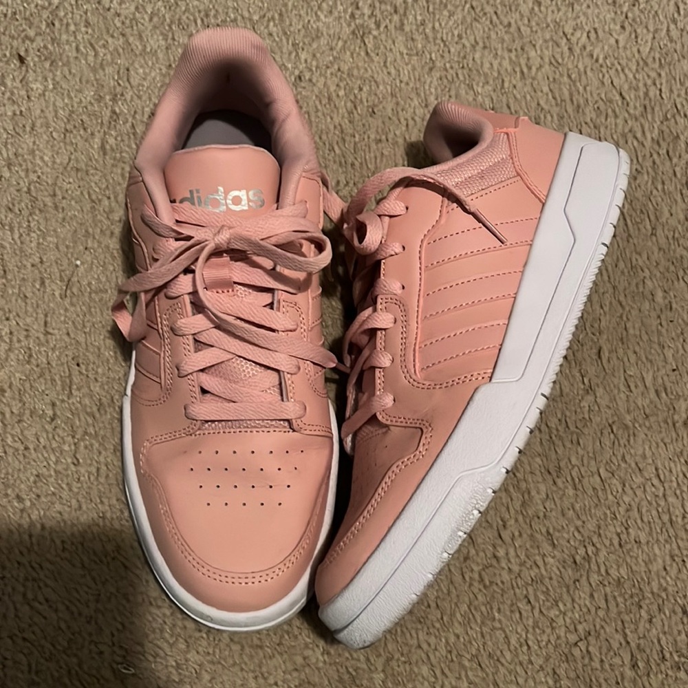 Adidas Sneakers 👟